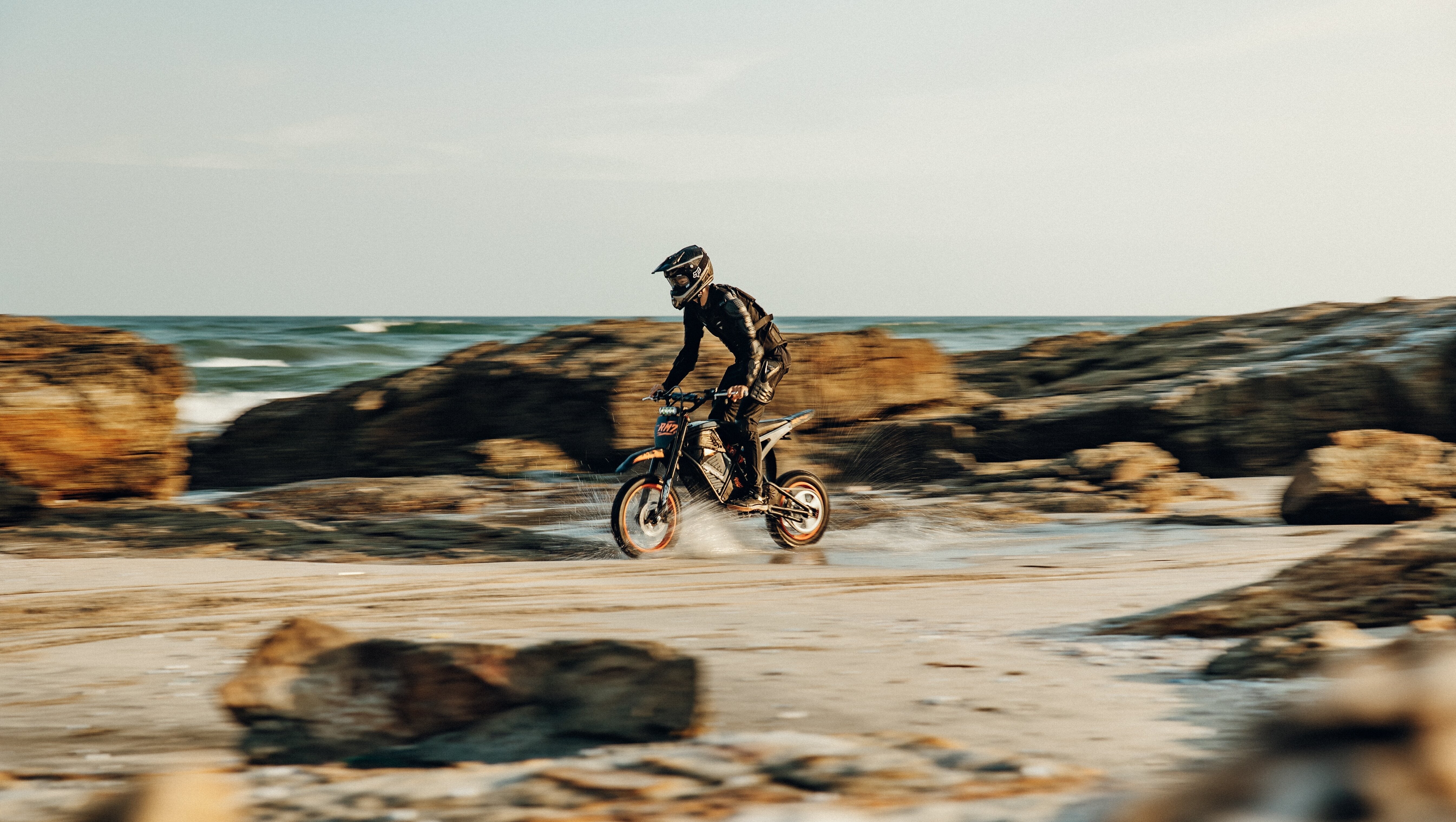 Electric Dirt Bike Range Explained: How Far Can You Really Ride?