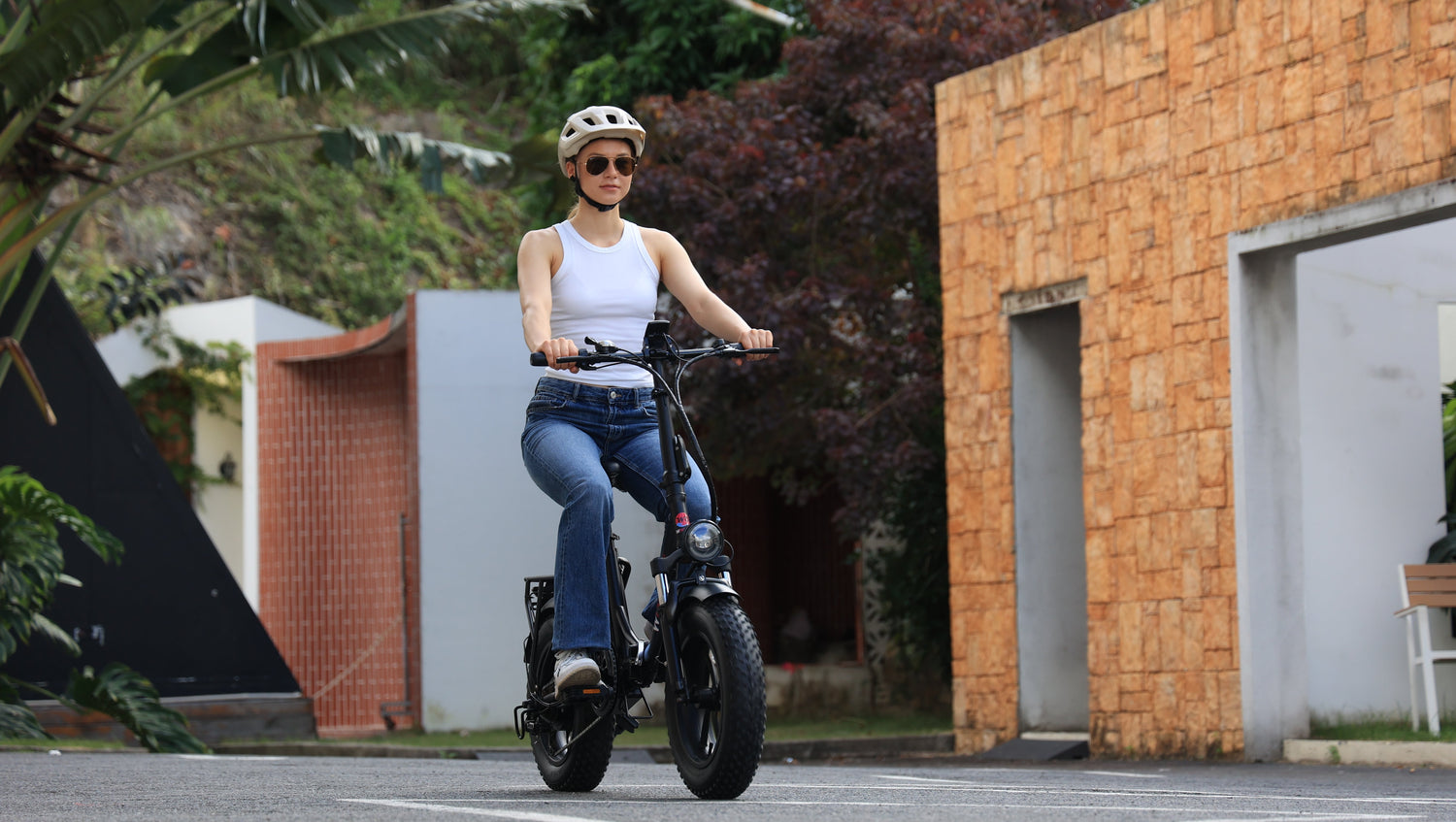 The Benefits of Riding an Electric Bike in Canada: Why More Canadians Are Making the Switch