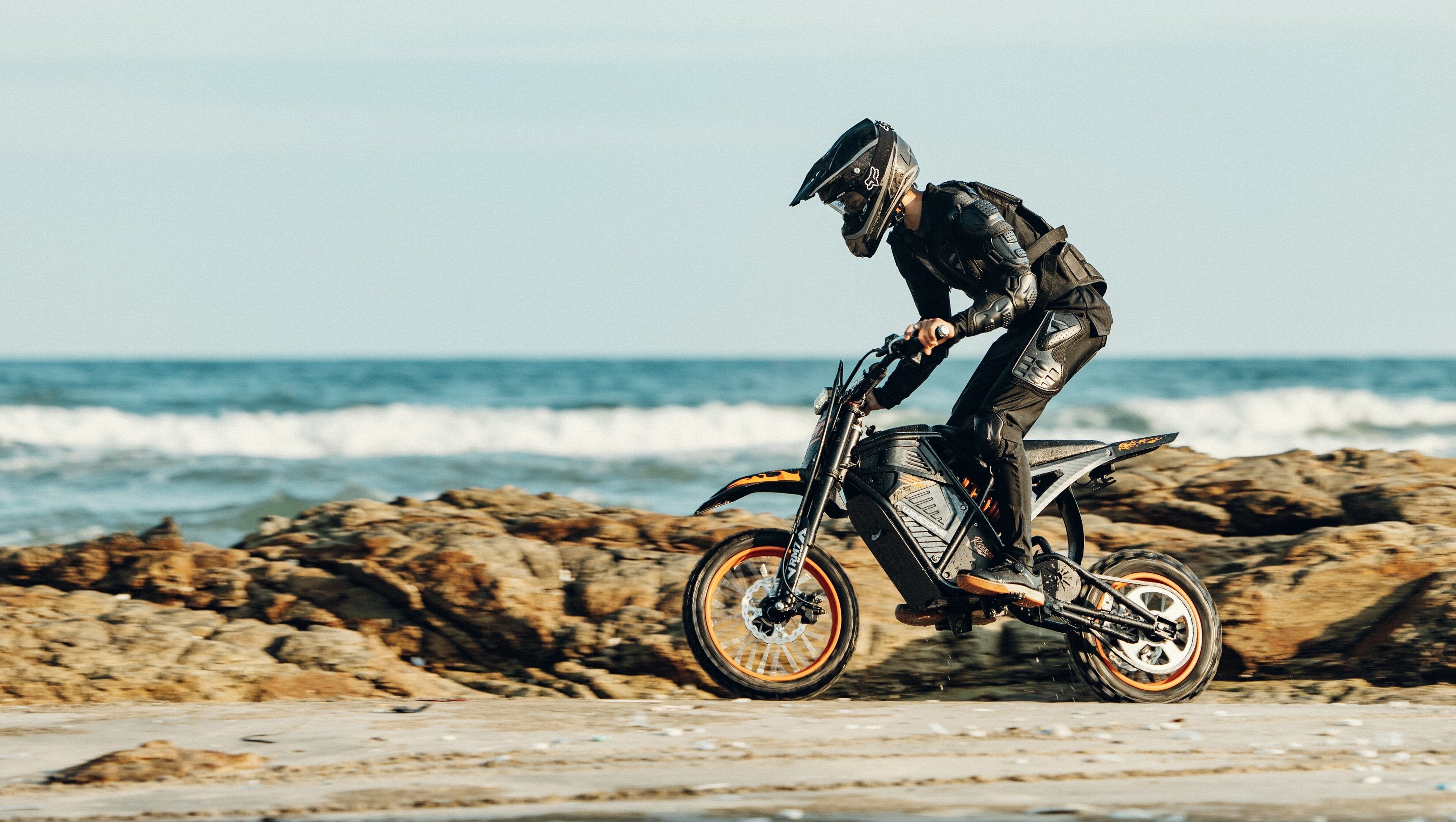 Electric Dirt Bike vs. Gas Dirt Bike: Which One Should You Choose?