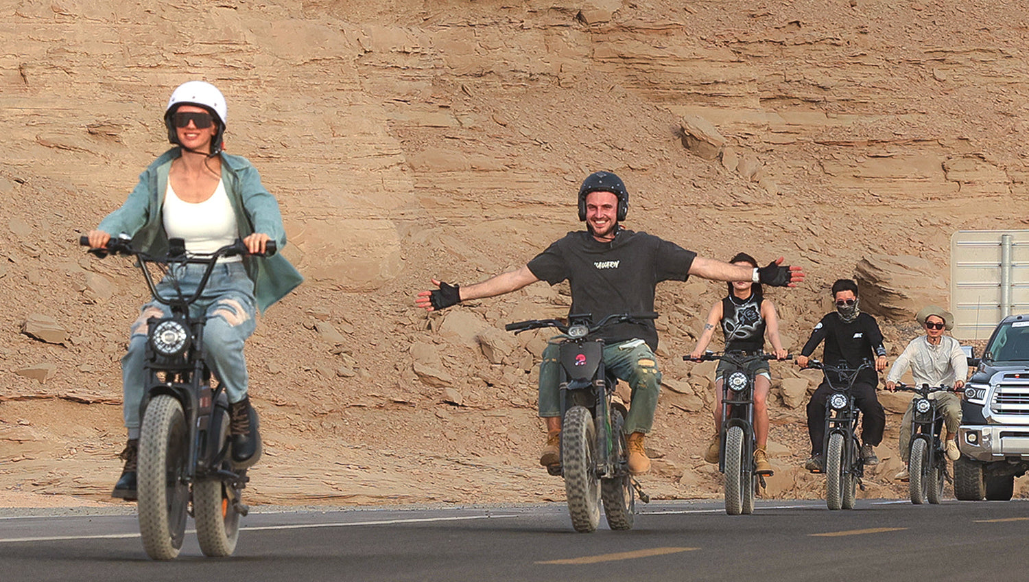 Solo Riding vs. Group Riding: Which One Fits You Better?