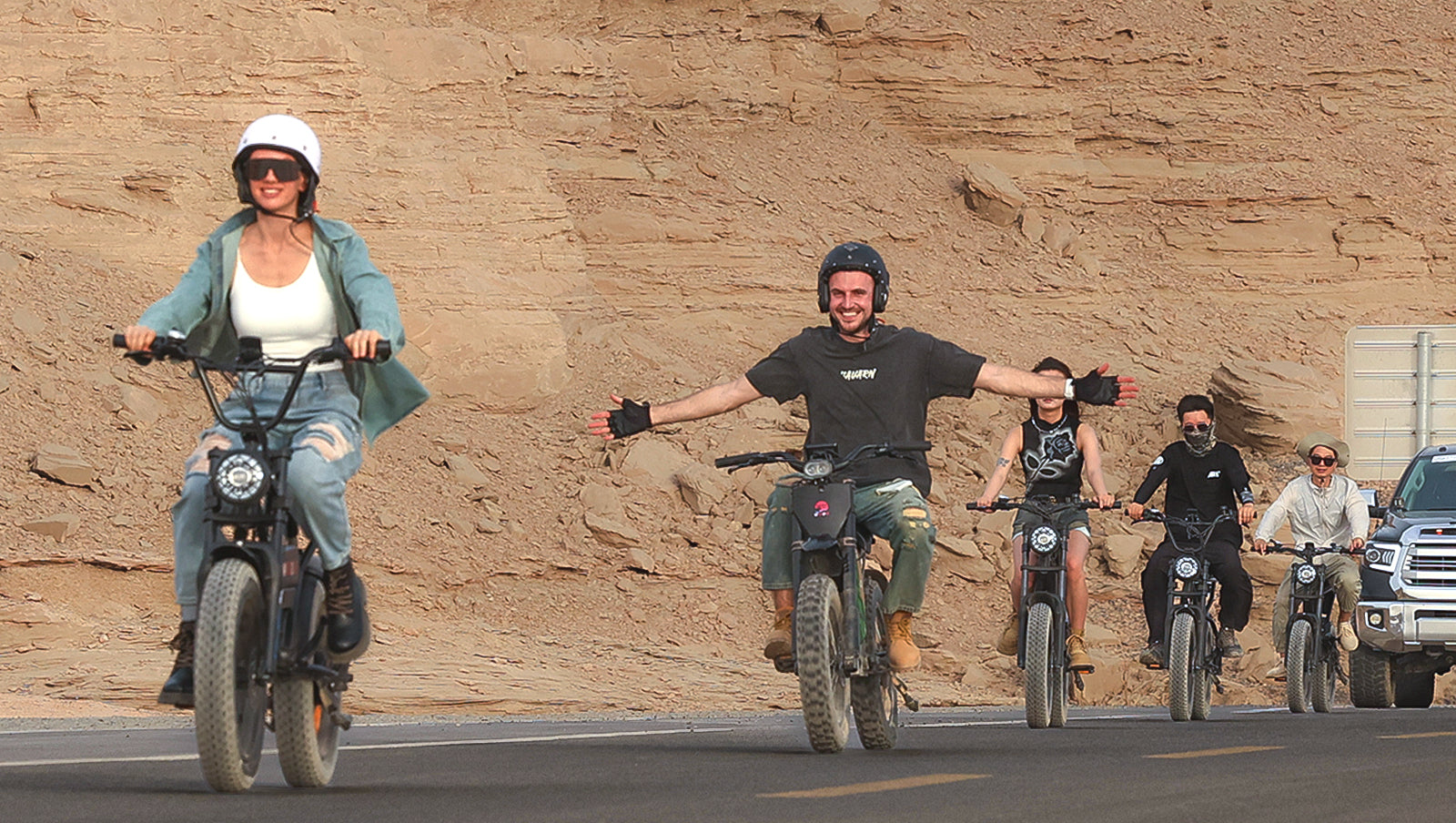 Solo Riding vs. Group Riding: Which One Fits You Better?